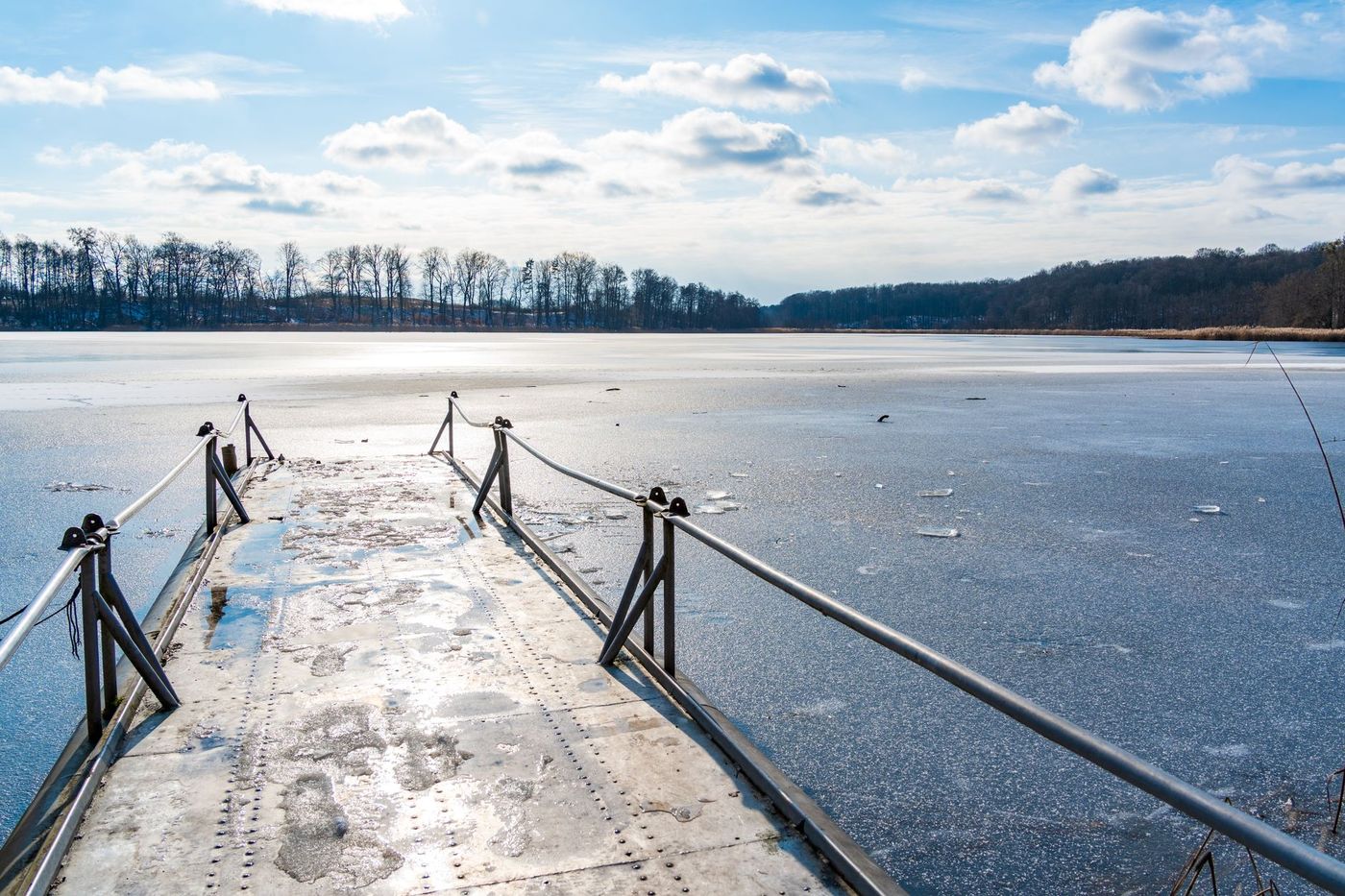 Metal pier